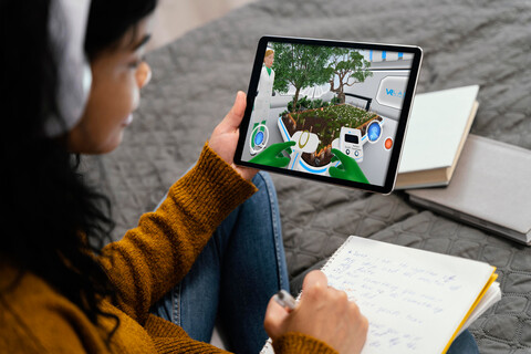 Discover Innovative Science Teaching Tools with VRLab Academy 